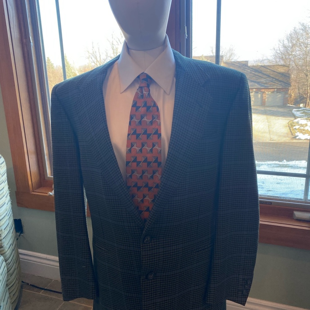 Men’s Canali 100% Wool Sport Coat made in Italy. Perfect for the Urban Dresser.